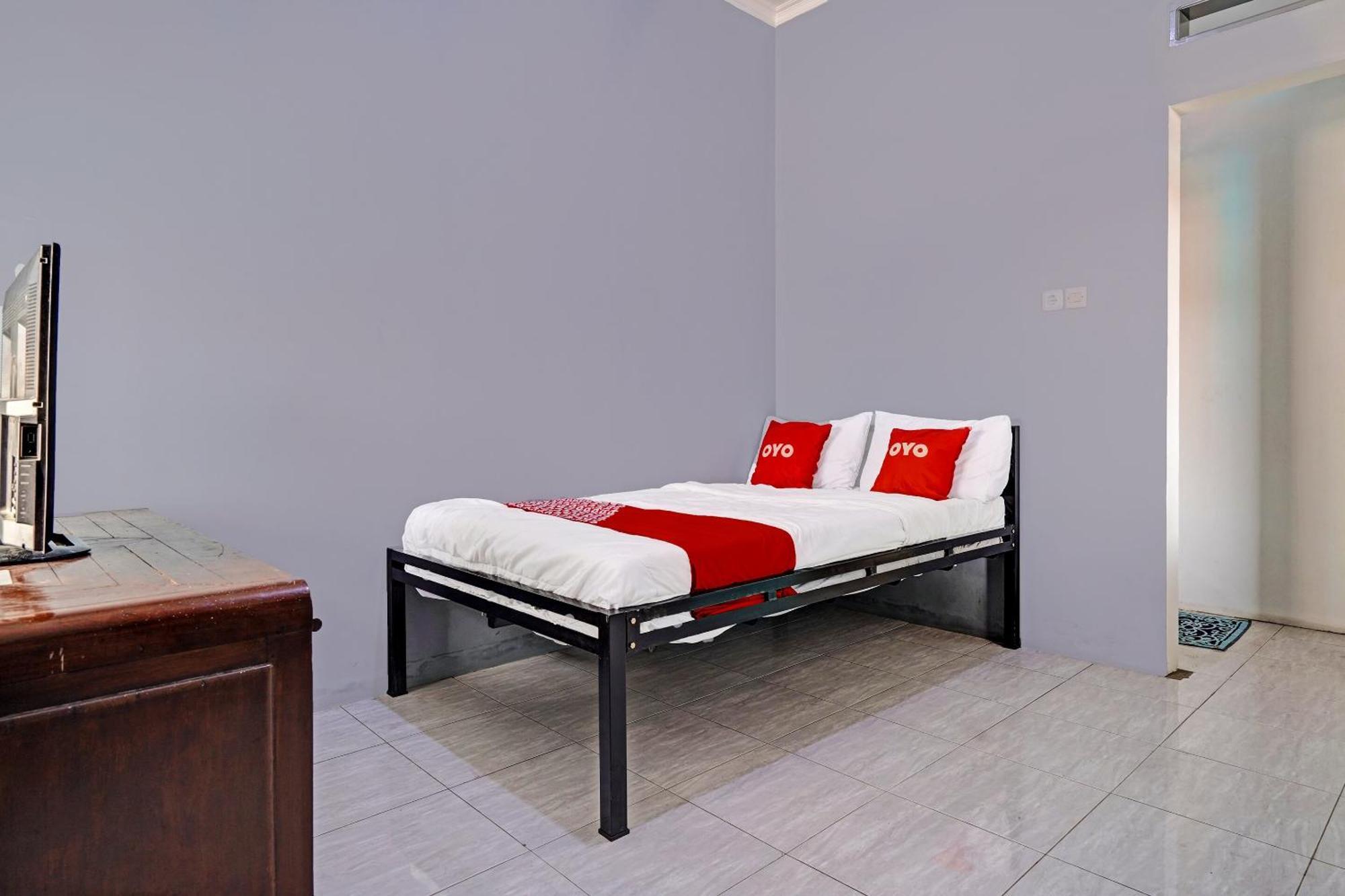 Oyo Life 91592 Aaliya Guest House Syariah Lebakwangi 外观 照片