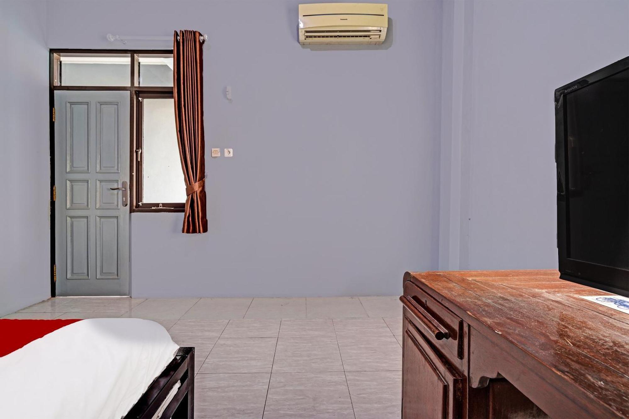 Oyo Life 91592 Aaliya Guest House Syariah Lebakwangi 外观 照片